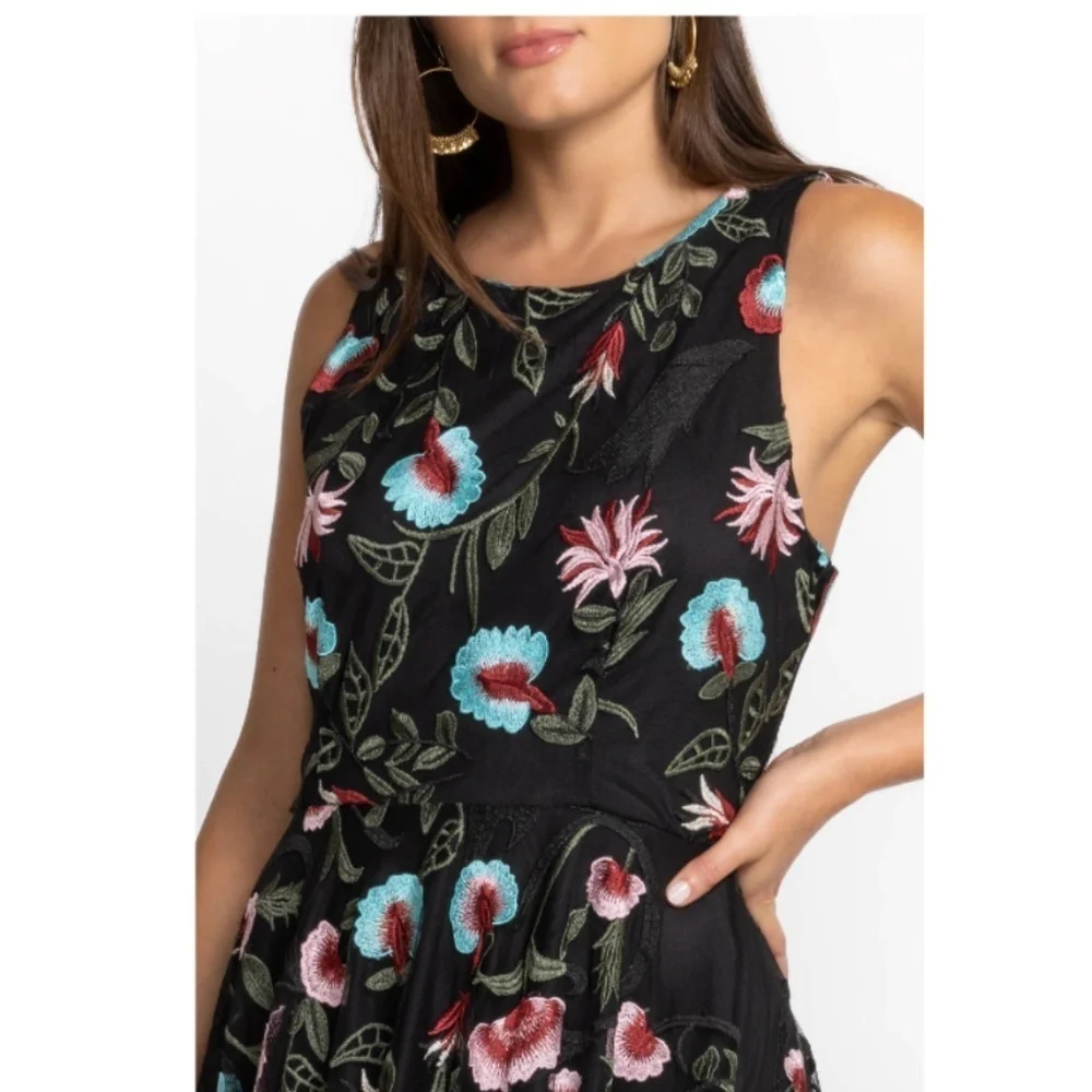 Johnny Was Floral Embroidered Tea Length Midi Dress Size 4 NWT - Picture 4 of 11